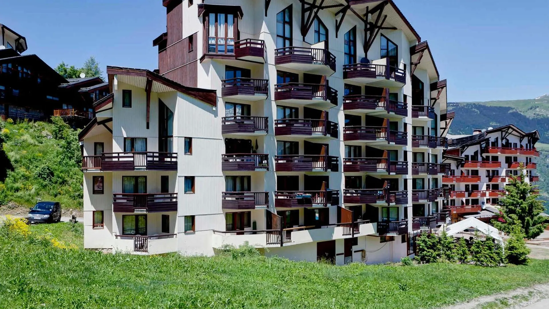 Duplex Lumineux Au Coeur De La Station, Skis Aux Pieds, Proche Commerces Et Piscine D'Ete. - Fr-1-513-24 La Tania 0*,  France